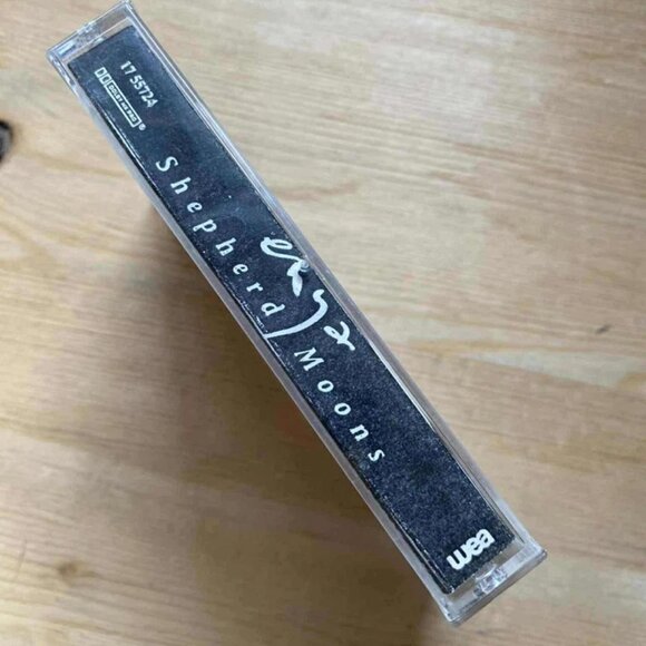 Enya – Shepherd Moons Cassette Tape VG+ C12 - Picture 2 of 2